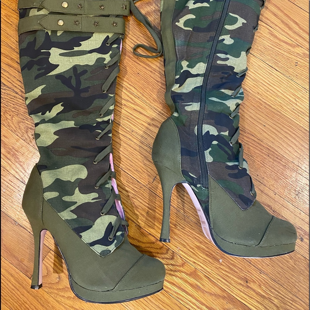 Leg Avenue, knee high Camo boots